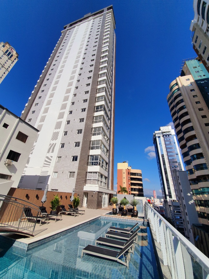 Apartamento no Ed. Biarritz Residence em Balneário Camboriú - foto 17