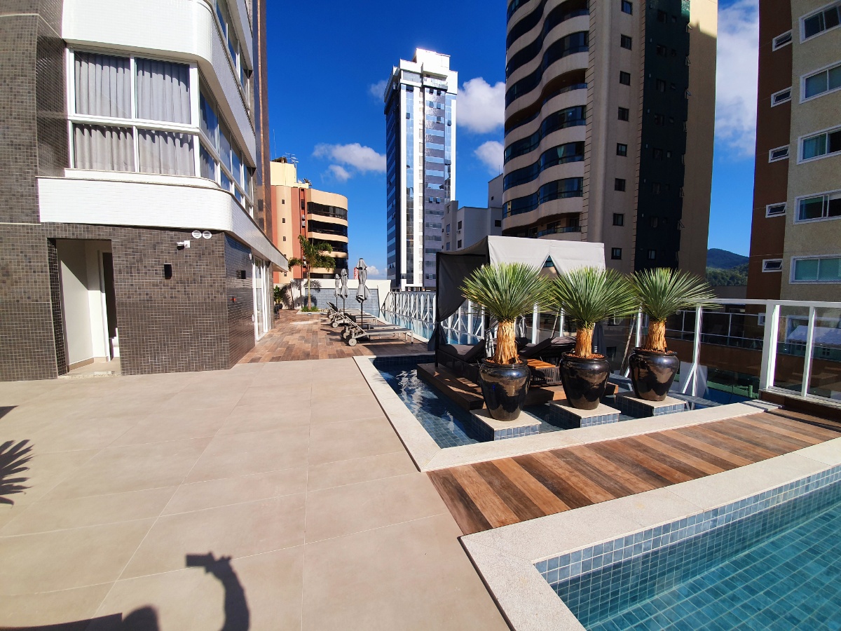 Apartamento no Ed. Biarritz Residence em Balneário Camboriú - foto 20