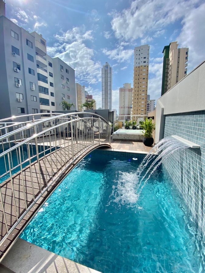 Apartamento no Ed. Biarritz Residence em Balneário Camboriú - foto 31