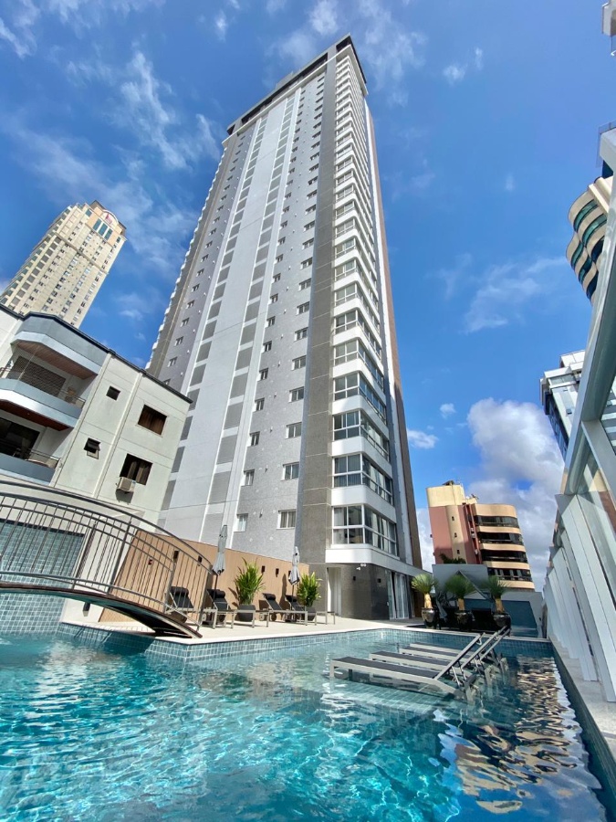 Apartamento no Ed. Biarritz Residence em Balneário Camboriú - foto 34