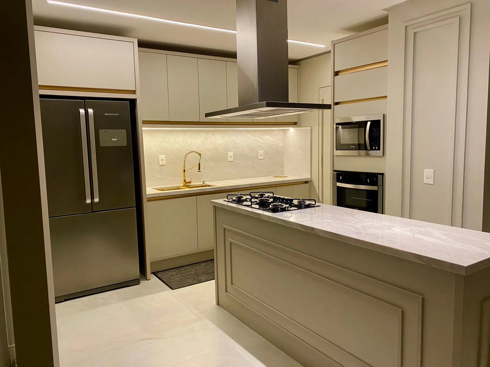 Apartamento no Ed. Pontal di Vitta Residence em Balneário Camboriú - foto 3