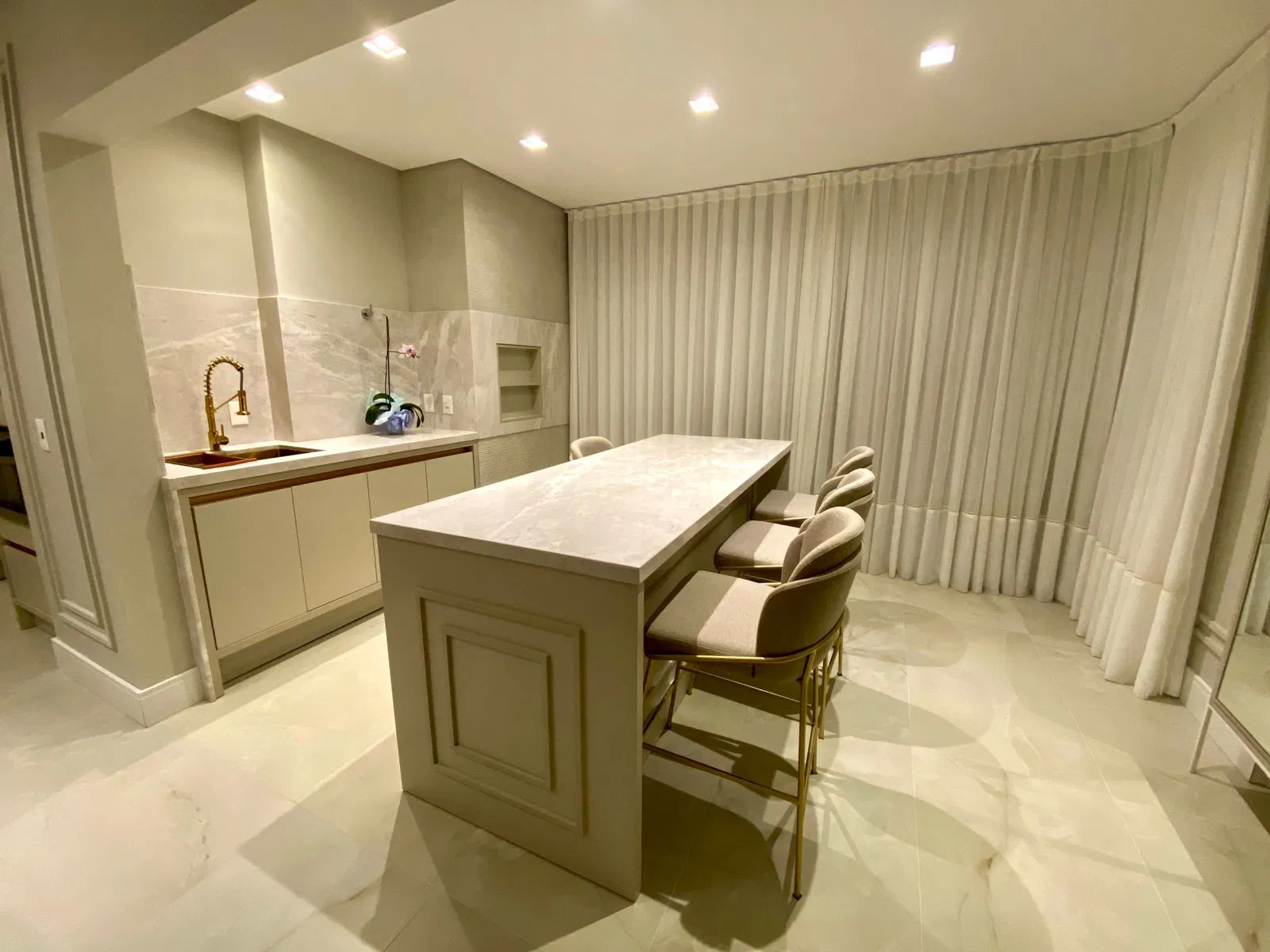 Apartamento no Ed. Pontal di Vitta Residence em Balneário Camboriú - foto 5