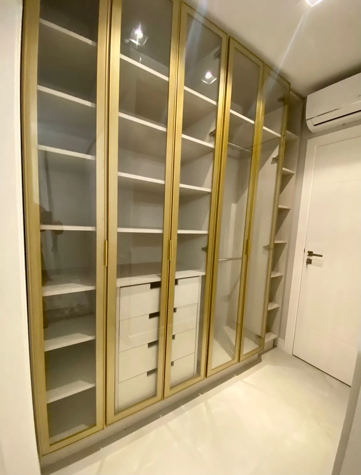 Apartamento no Ed. Pontal di Vitta Residence em Balneário Camboriú - foto 12
