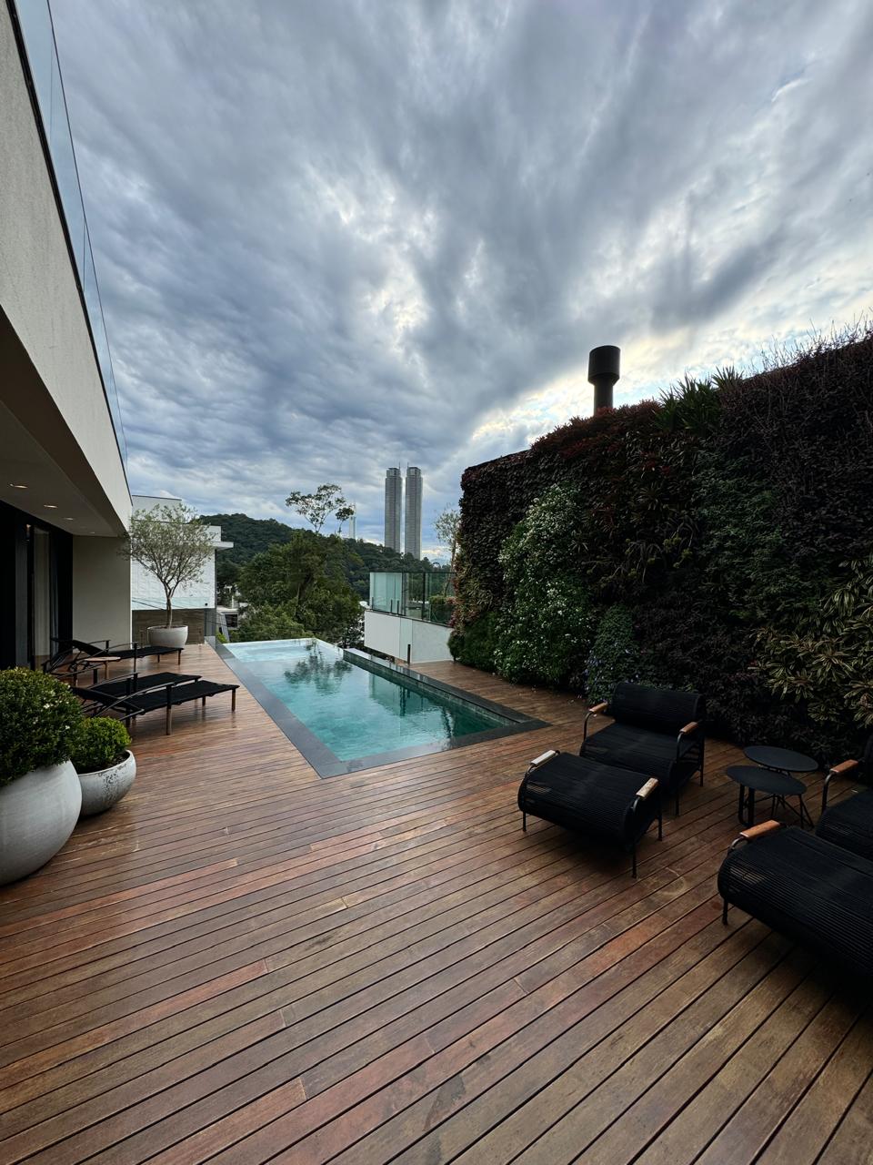 Casa no Condomínio Residencial Bella Vista em Balneário Camboriú - foto 2