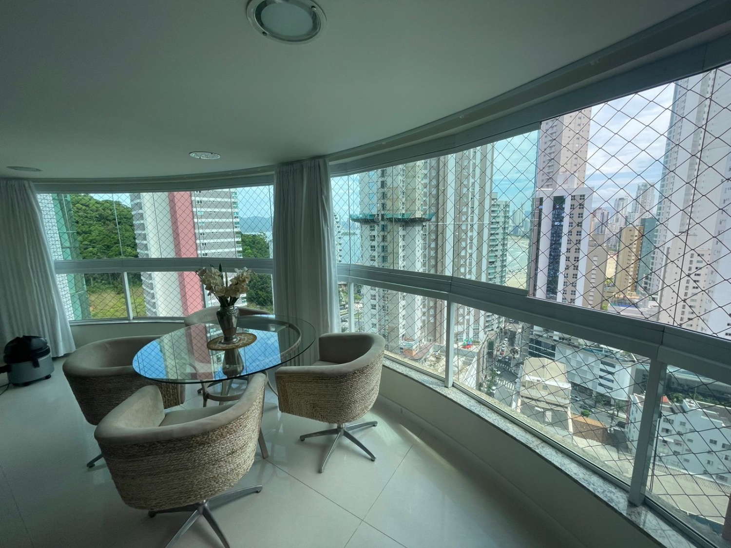 Apartamento no Ed. Bellas Artes Residencial em Balneário Camboriú
