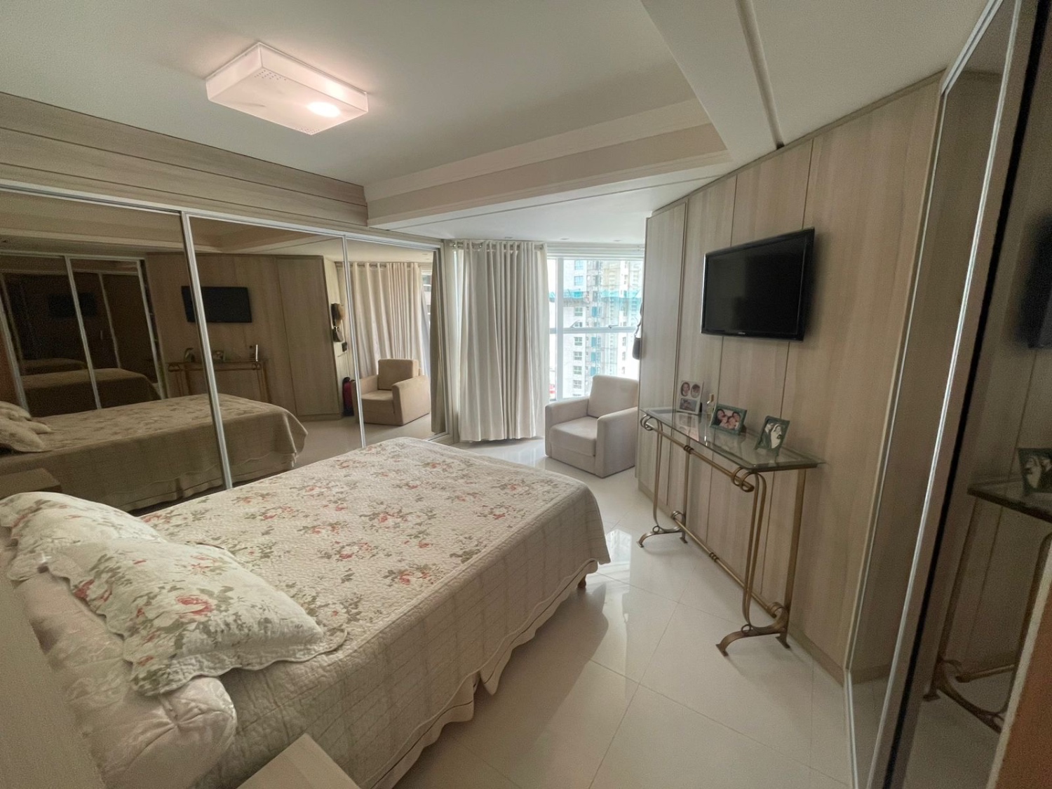 Apartamento no Ed. Bellas Artes Residencial em Balneário Camboriú - foto 7