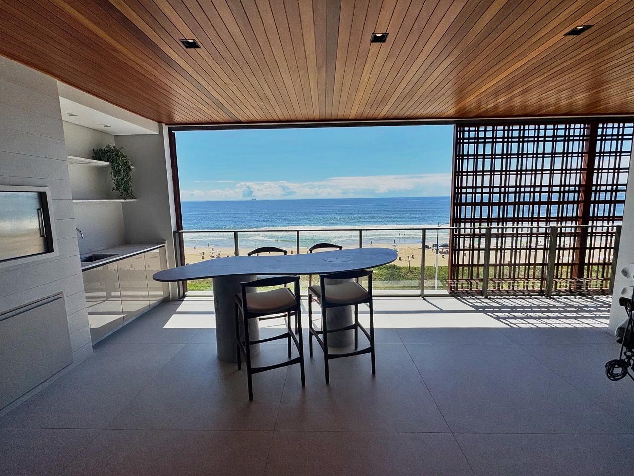 Apartamento no Ed. Tirreno Residenziale na Praia Brava de Praia Brava - foto 1