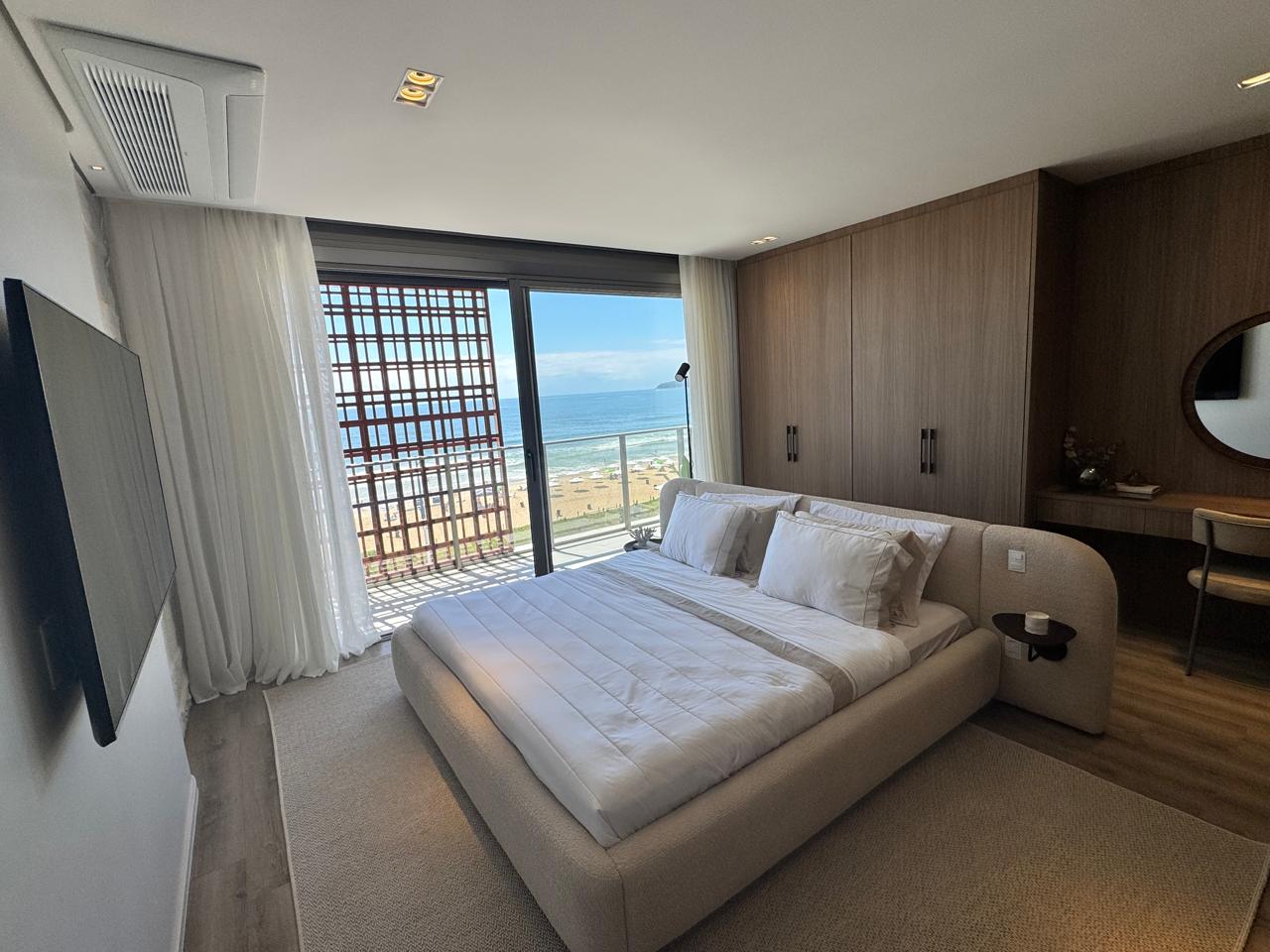 Apartamento no Ed. Tirreno Residenziale na Praia Brava de Praia Brava - foto 5