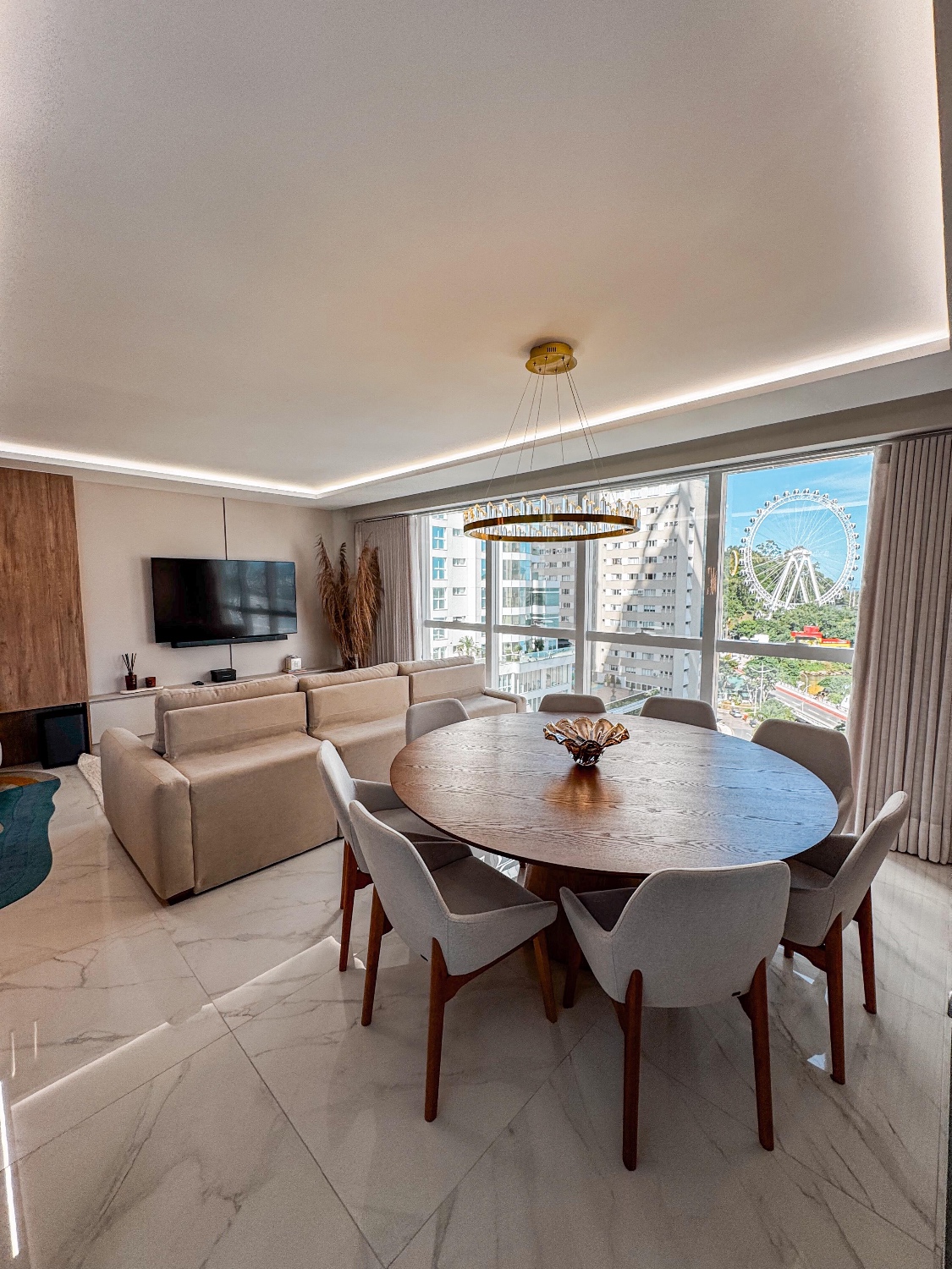 Apartamento no Ed. Skyline Tower em Balneário Camboriú