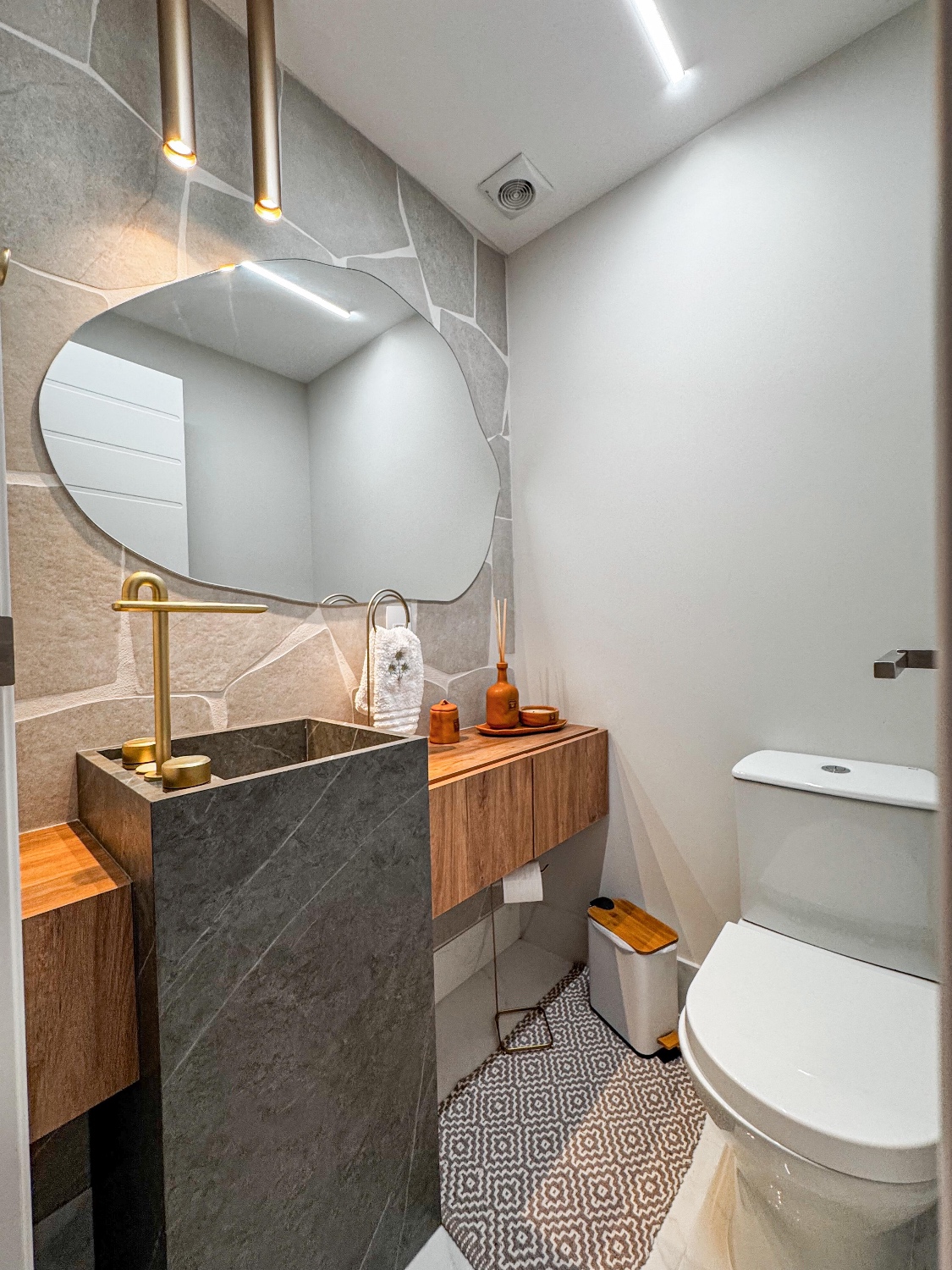 Apartamento no Ed. Skyline Tower em Balneário Camboriú - foto 18