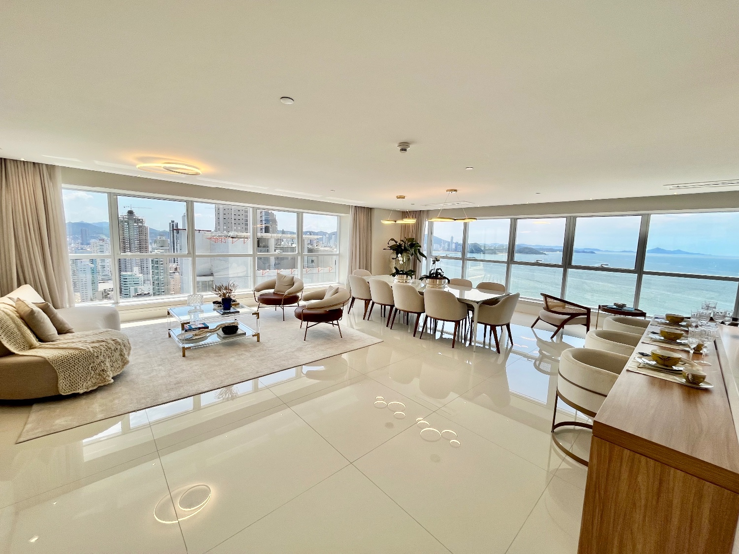 Apartamento no Ed. Epic Tower em Balneário Camboriú