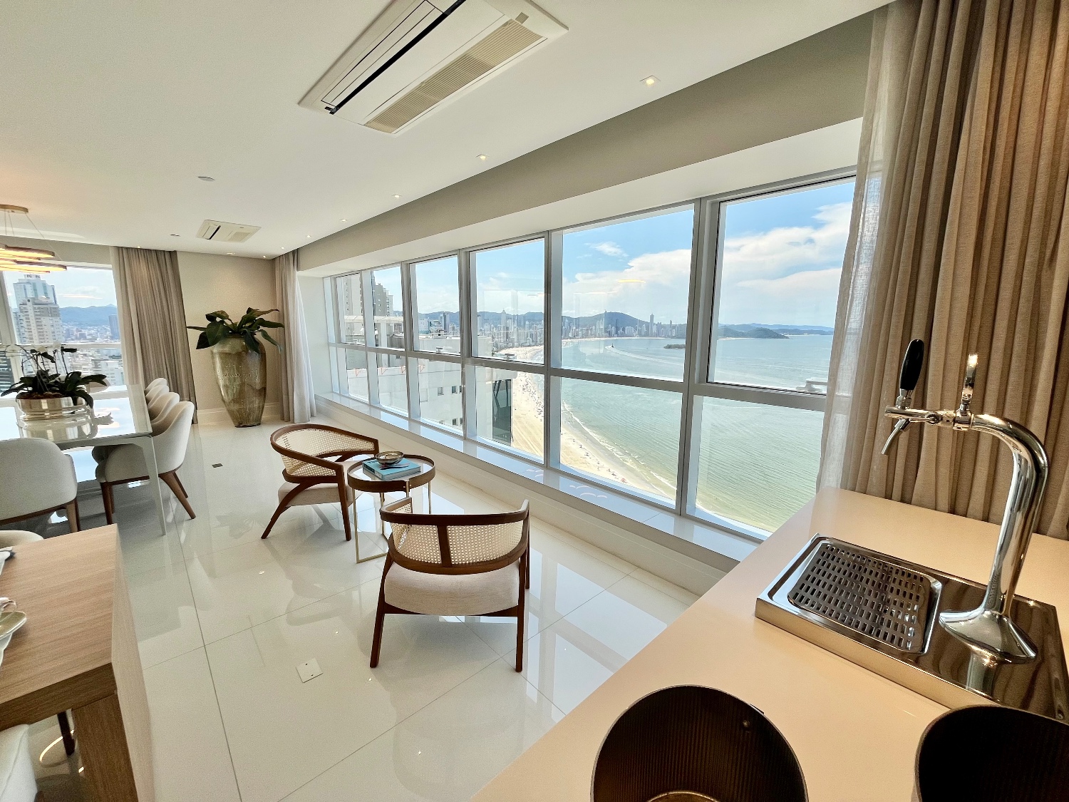 Apartamento no Ed. Epic Tower em Balneário Camboriú - foto 8