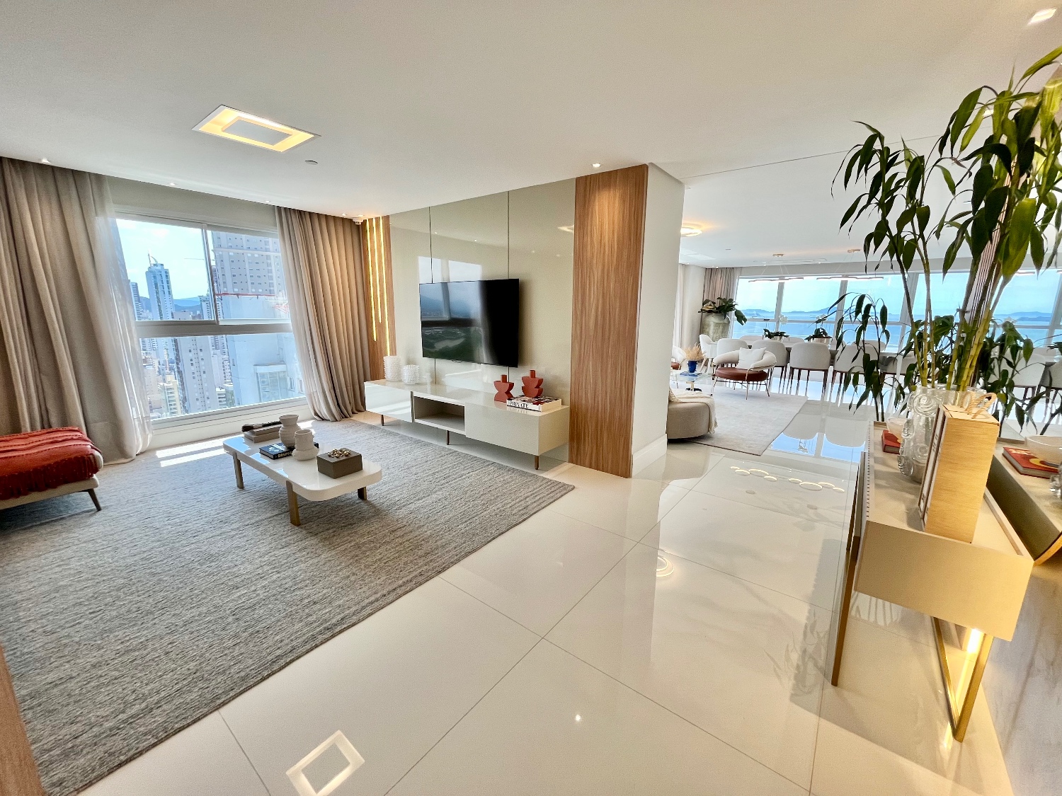 Apartamento no Ed. Epic Tower em Balneário Camboriú - foto 10