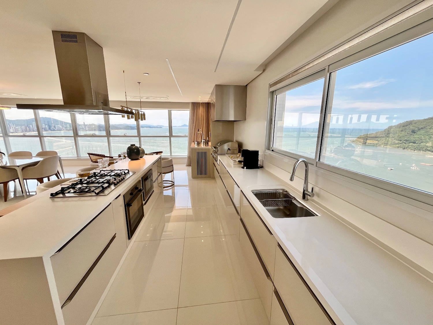 Apartamento no Ed. Epic Tower em Balneário Camboriú - foto 13