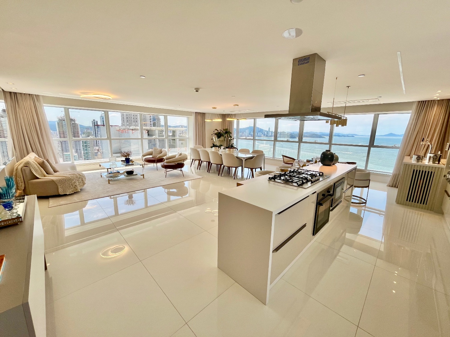 Apartamento no Ed. Epic Tower em Balneário Camboriú - foto 14
