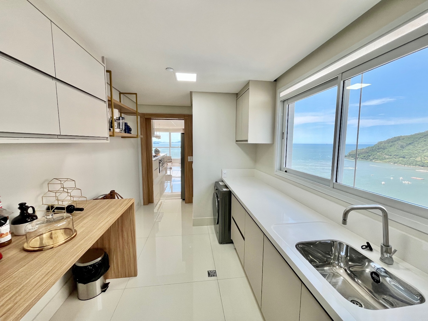 Apartamento no Ed. Epic Tower em Balneário Camboriú - foto 16
