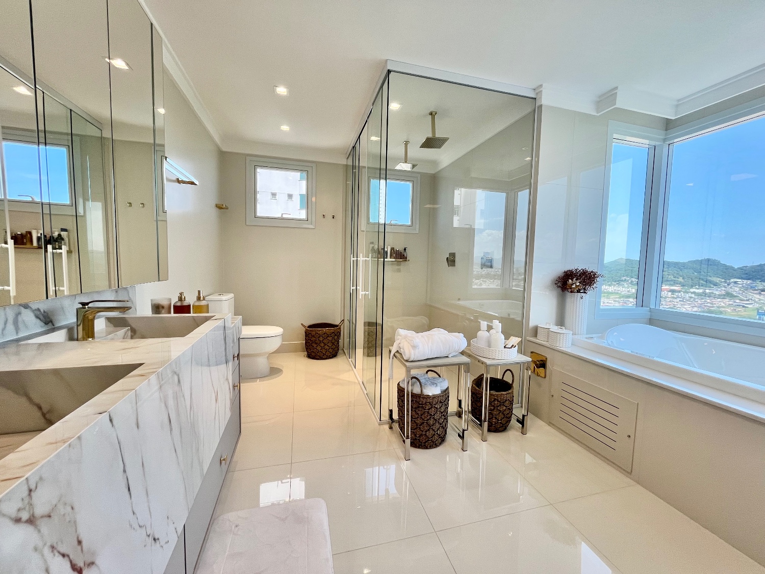 Apartamento no Ed. Epic Tower em Balneário Camboriú - foto 19