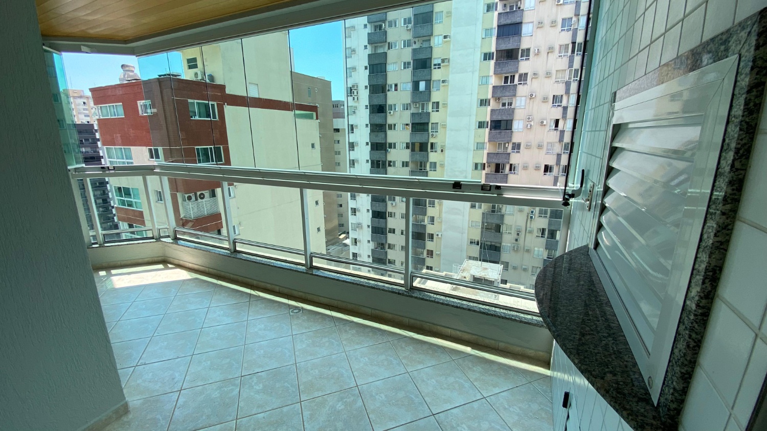 Apartamento no Ed Águas de Veneza em Balneário Camboriú - foto 2