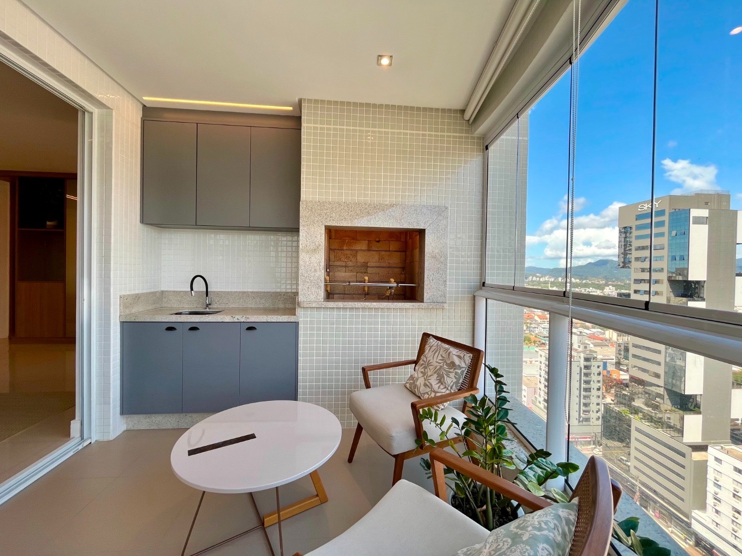 Apartamento no Ed. Royalton Residence em Balneário Camboriú - foto 4