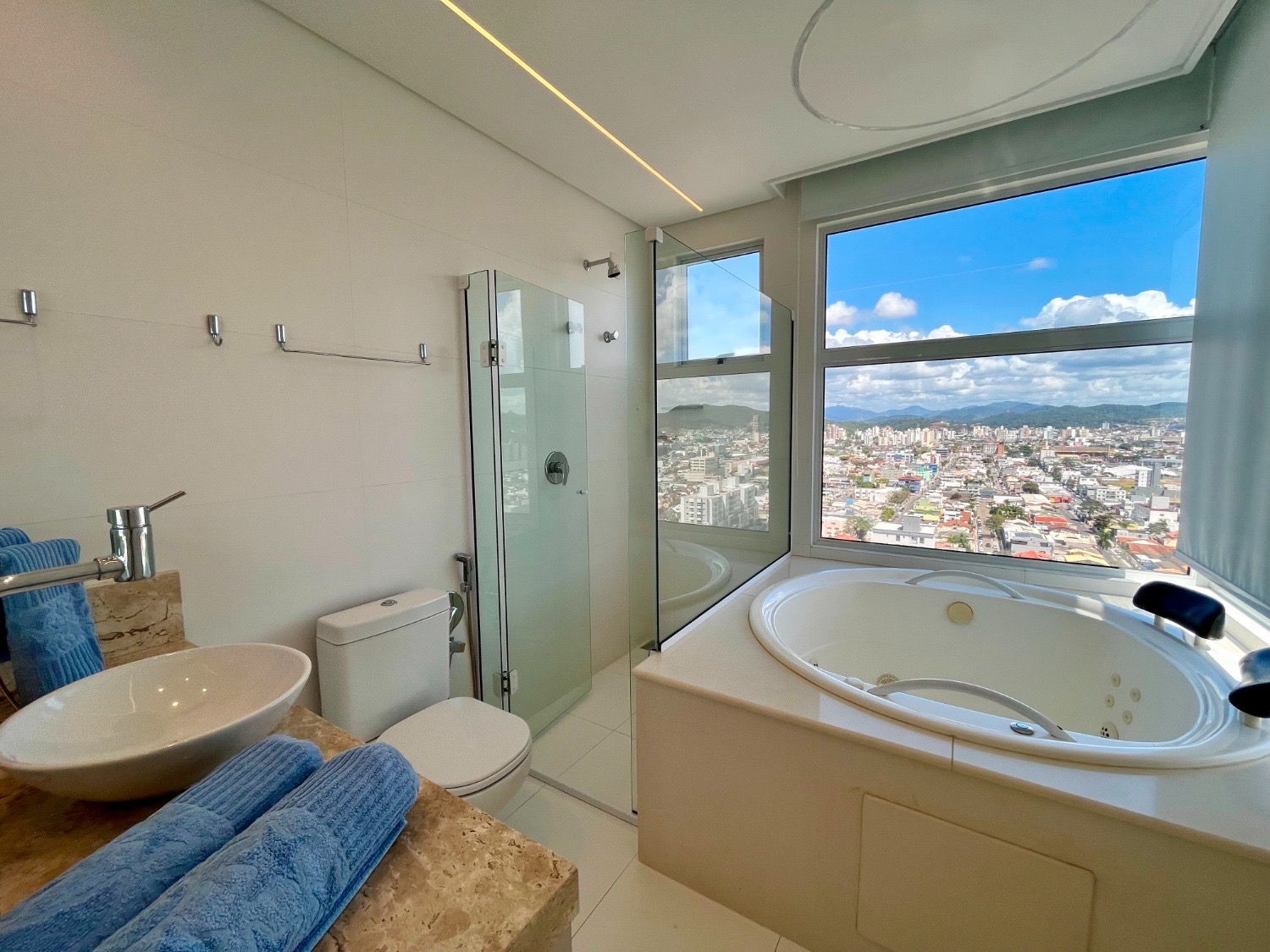 Apartamento no Ed. Royalton Residence em Balneário Camboriú - foto 23
