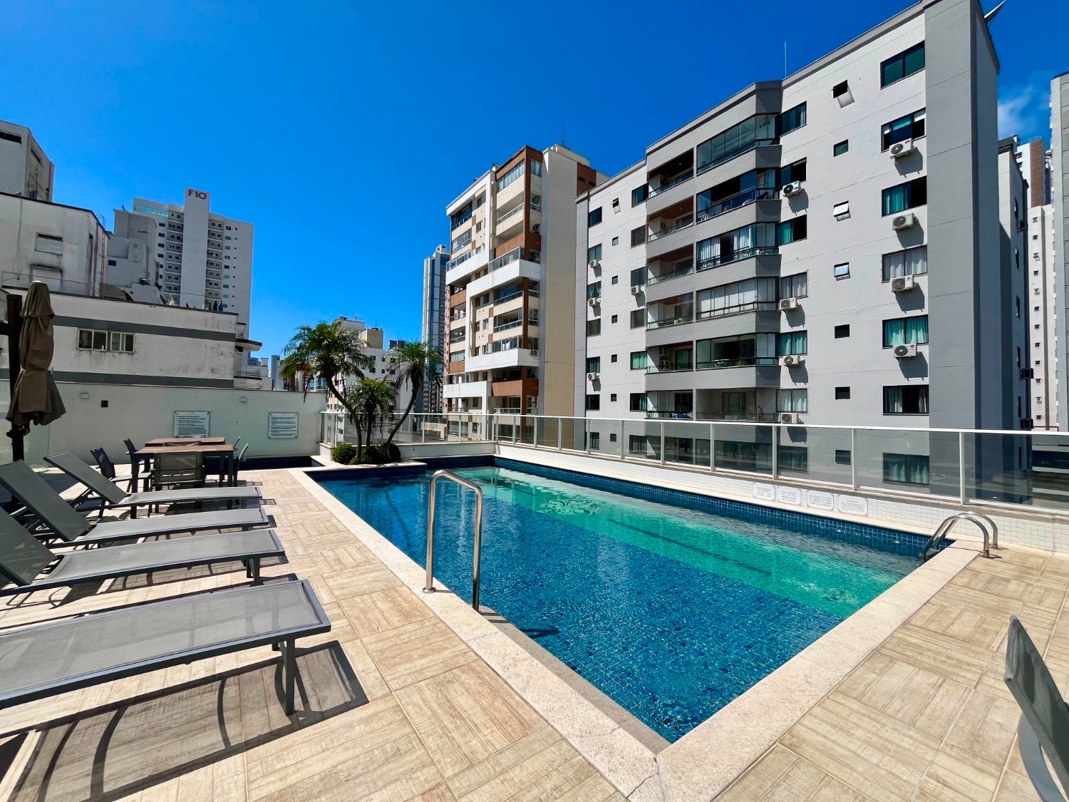 Apartamento no Ed. Royalton Residence em Balneário Camboriú - foto 26