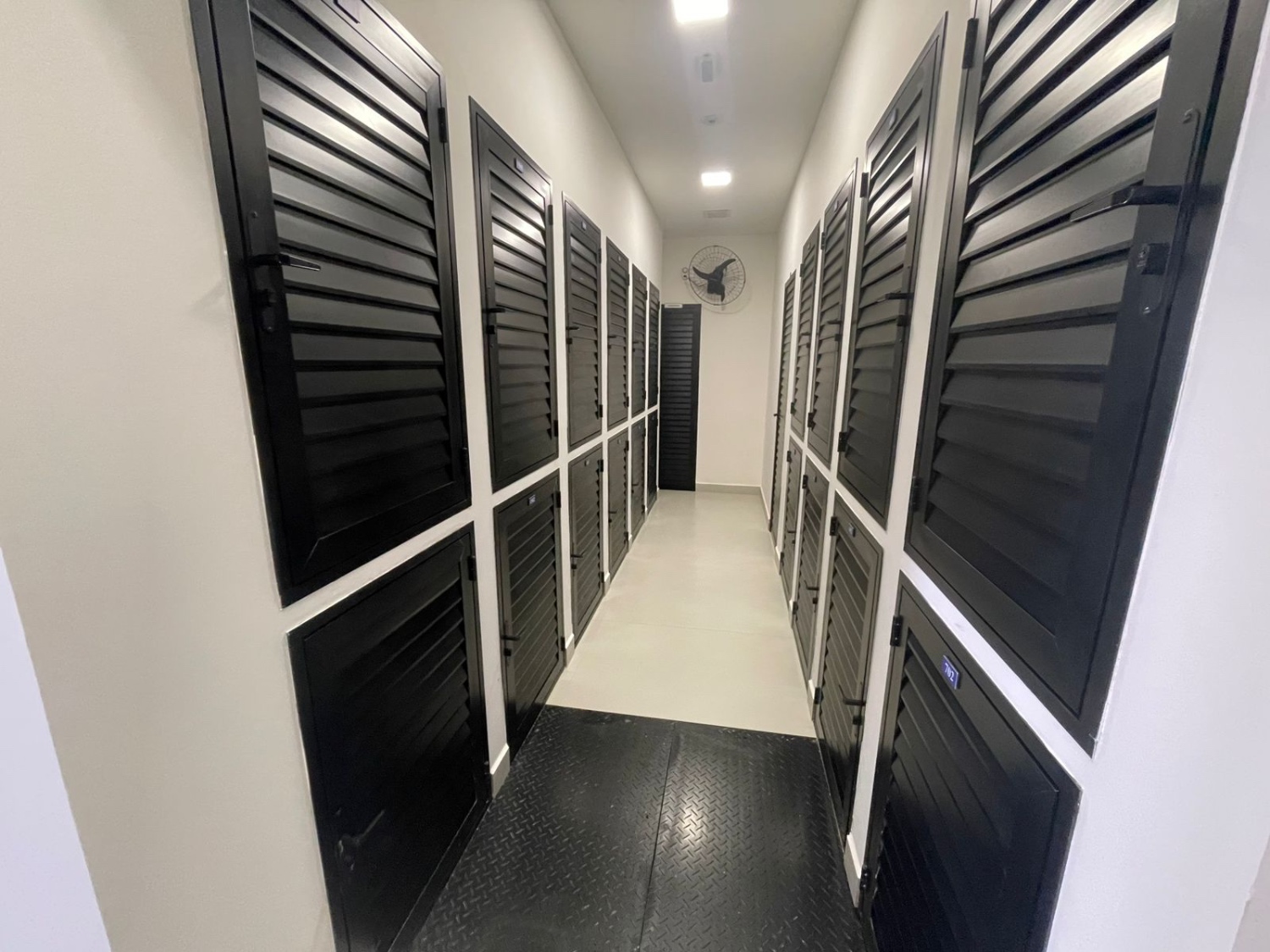 Apartamento no Ed. Marabella em Balneário Camboriú - foto 21