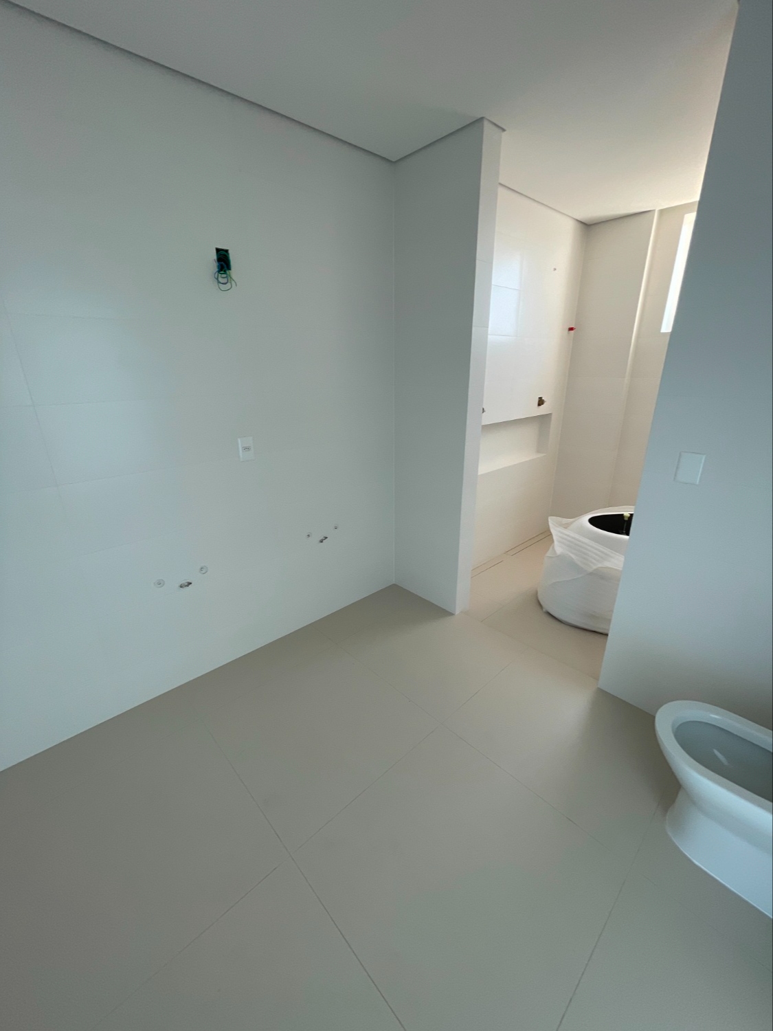 Apartamento no Condomínio Reserva Figueira na Praia Brava - foto 23