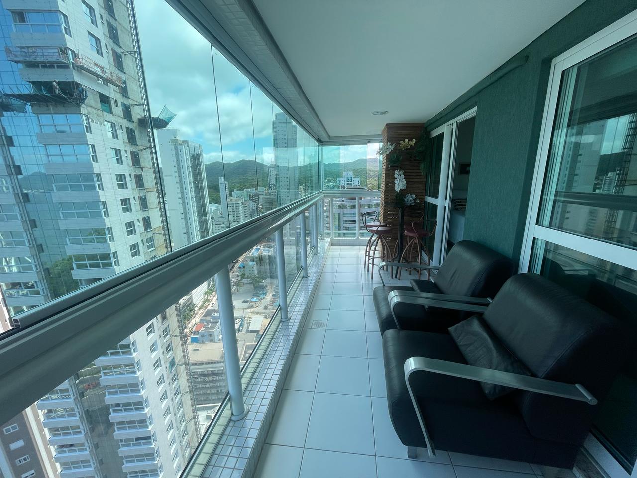 Apartamento no Ed. Terraço da Rainha em Balneário Camboriú - foto 2