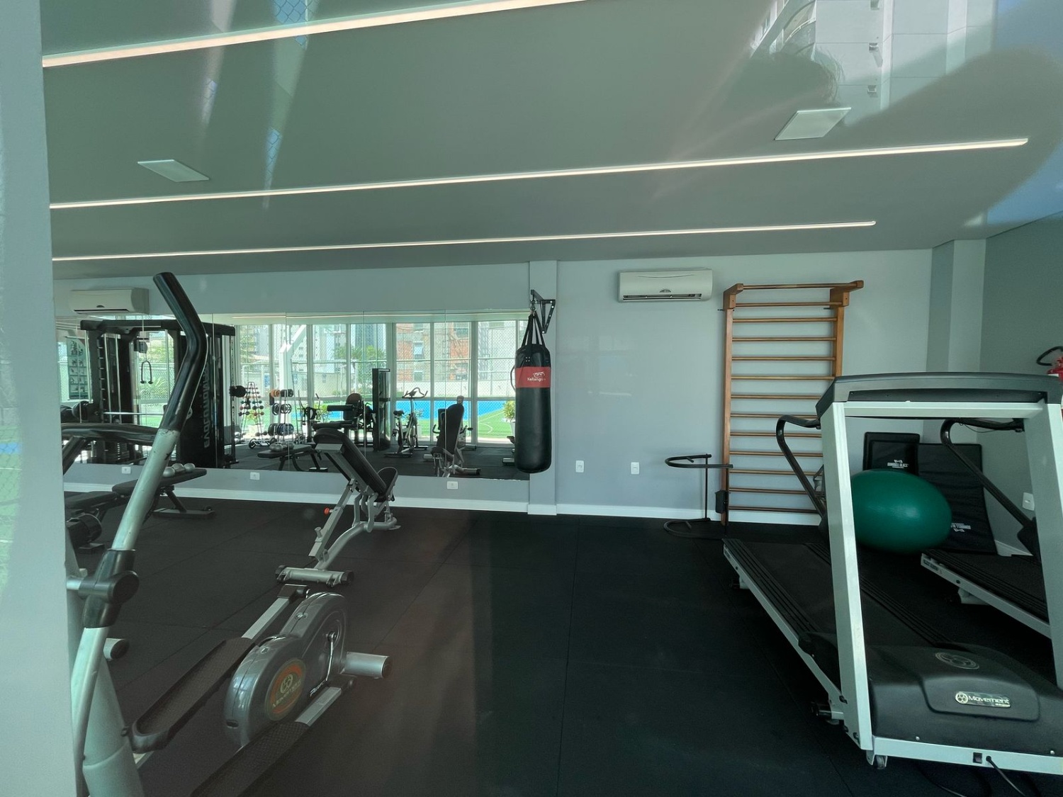 Apartamento no Ed. Terraço da Rainha em Balneário Camboriú - foto 17