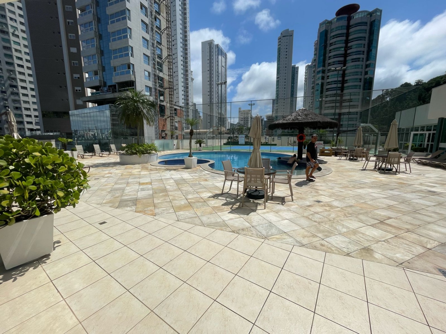 Apartamento no Ed. Terraço da Rainha em Balneário Camboriú - foto 22