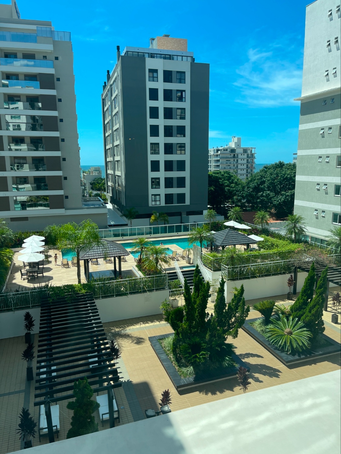 Apartamento no Ed. Aloha Home Resort na Praia Brava em Itajaí
