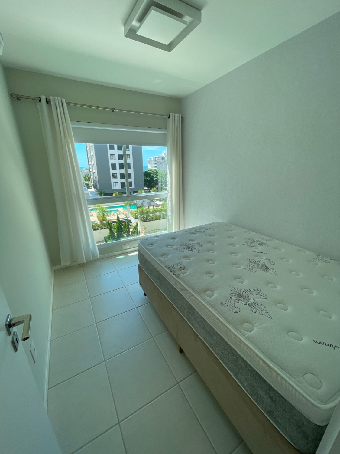 Apartamento no Ed. Aloha Home Resort na Praia Brava em Itajaí