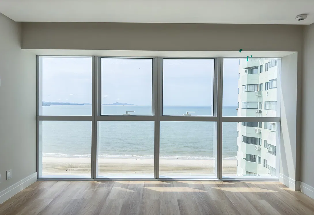 Apartamento no Ed. One Tower em Balneário Camboriú Decorado Frente Mar - foto 2
