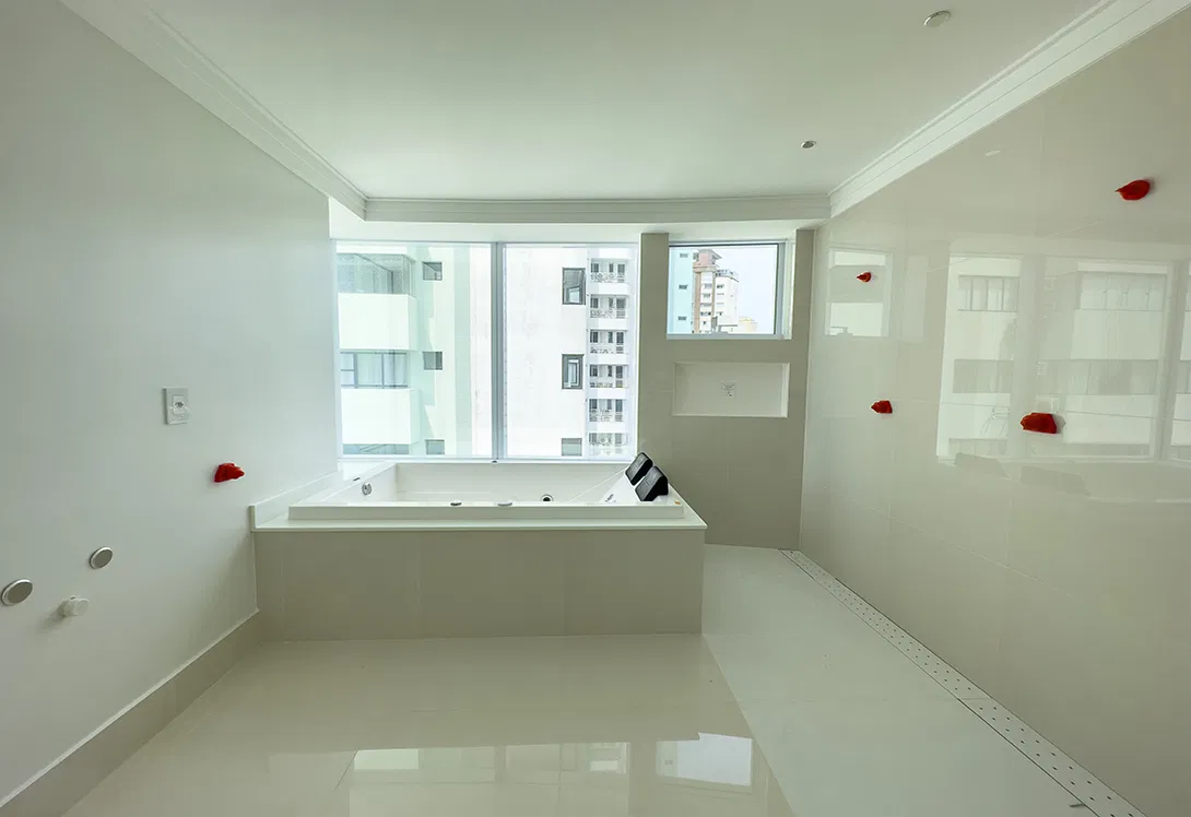 Apartamento no Ed. One Tower em Balneário Camboriú Decorado Frente Mar - foto 12