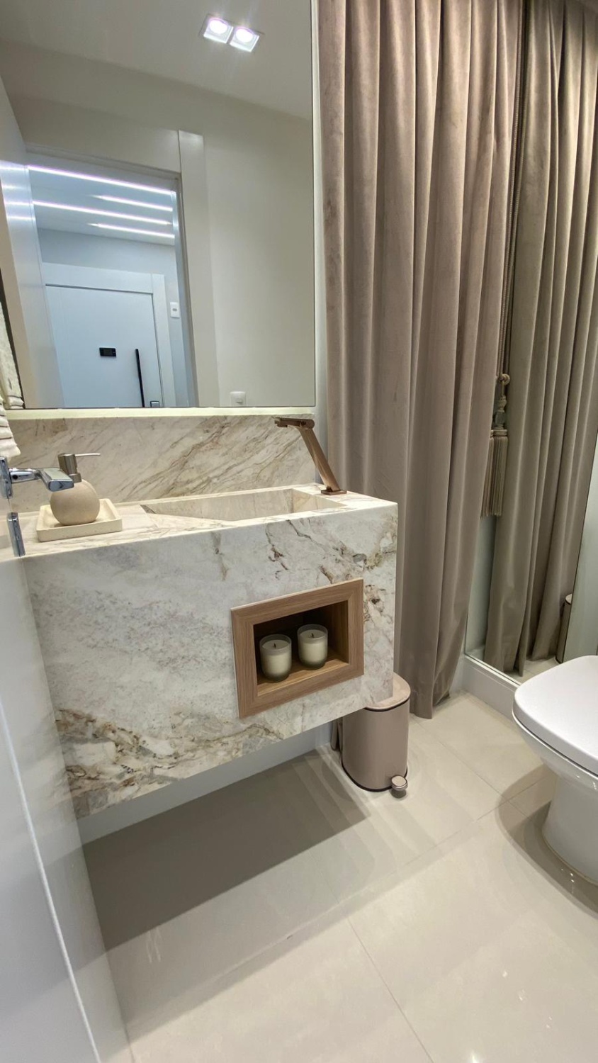 Apartamento no Ed. Ópera Plaza em Balneário Camboriú