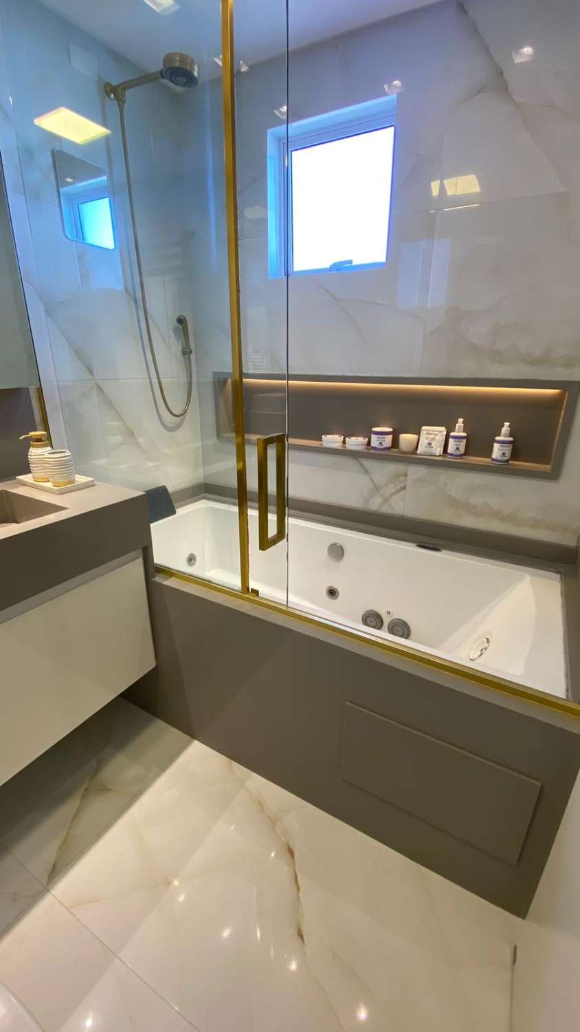 Apartamento no Ed. Ópera Plaza em Balneário Camboriú - foto 14