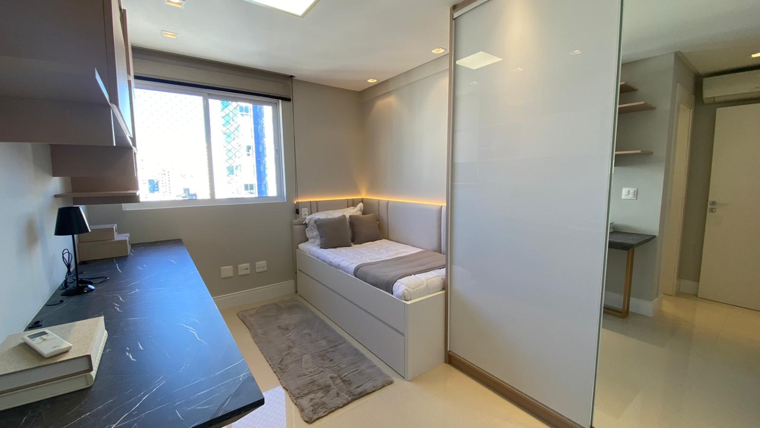 Apartamento no Ed. Ópera Plaza em Balneário Camboriú - foto 15