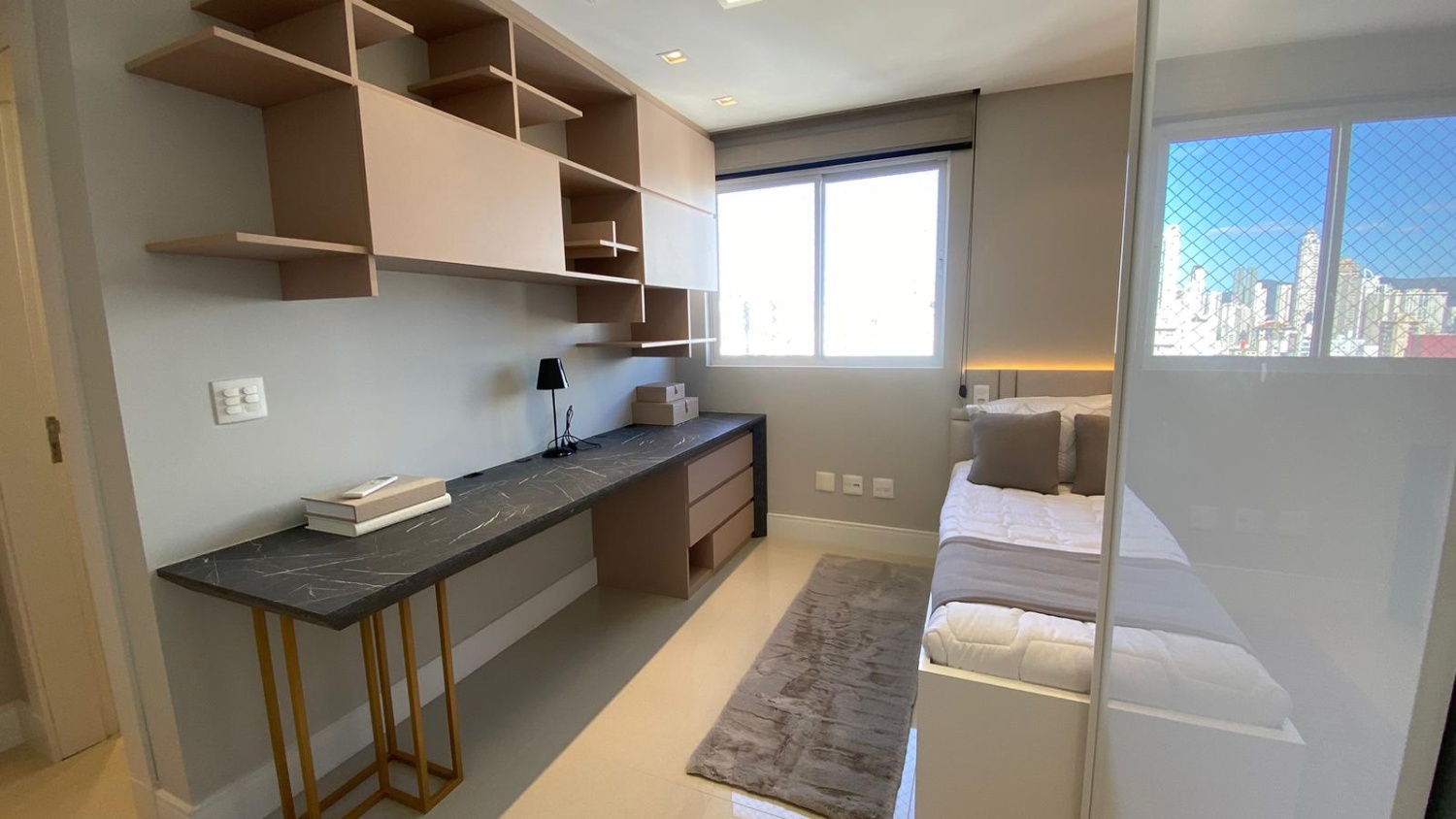 Apartamento no Ed. Ópera Plaza em Balneário Camboriú - foto 16