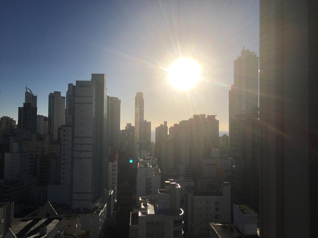 Apartamento no Ed. Ópera Plaza em Balneário Camboriú - foto 22