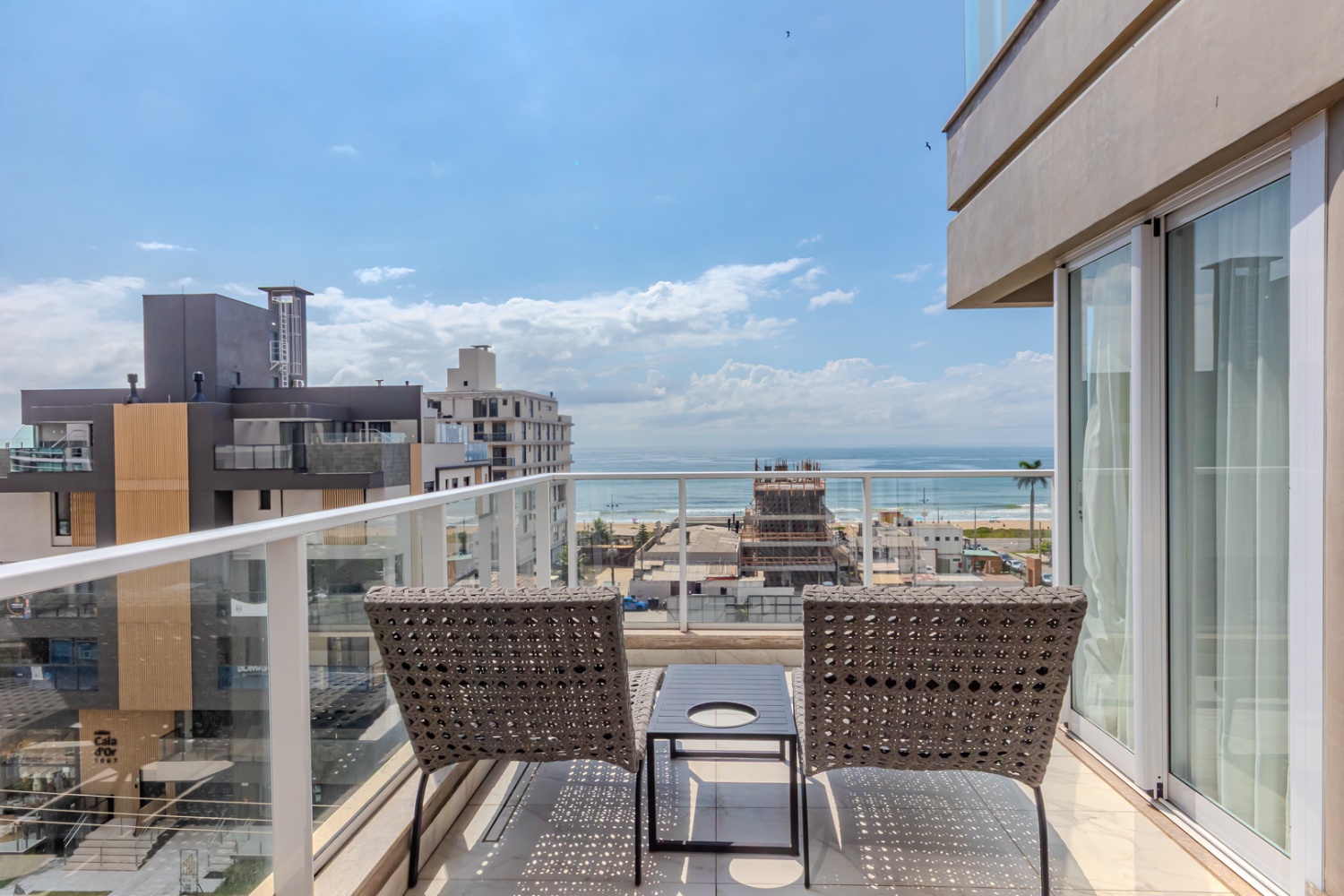 Apartamento no Ed. Brava Arts by Romero Britto na Praia Brava - foto 18