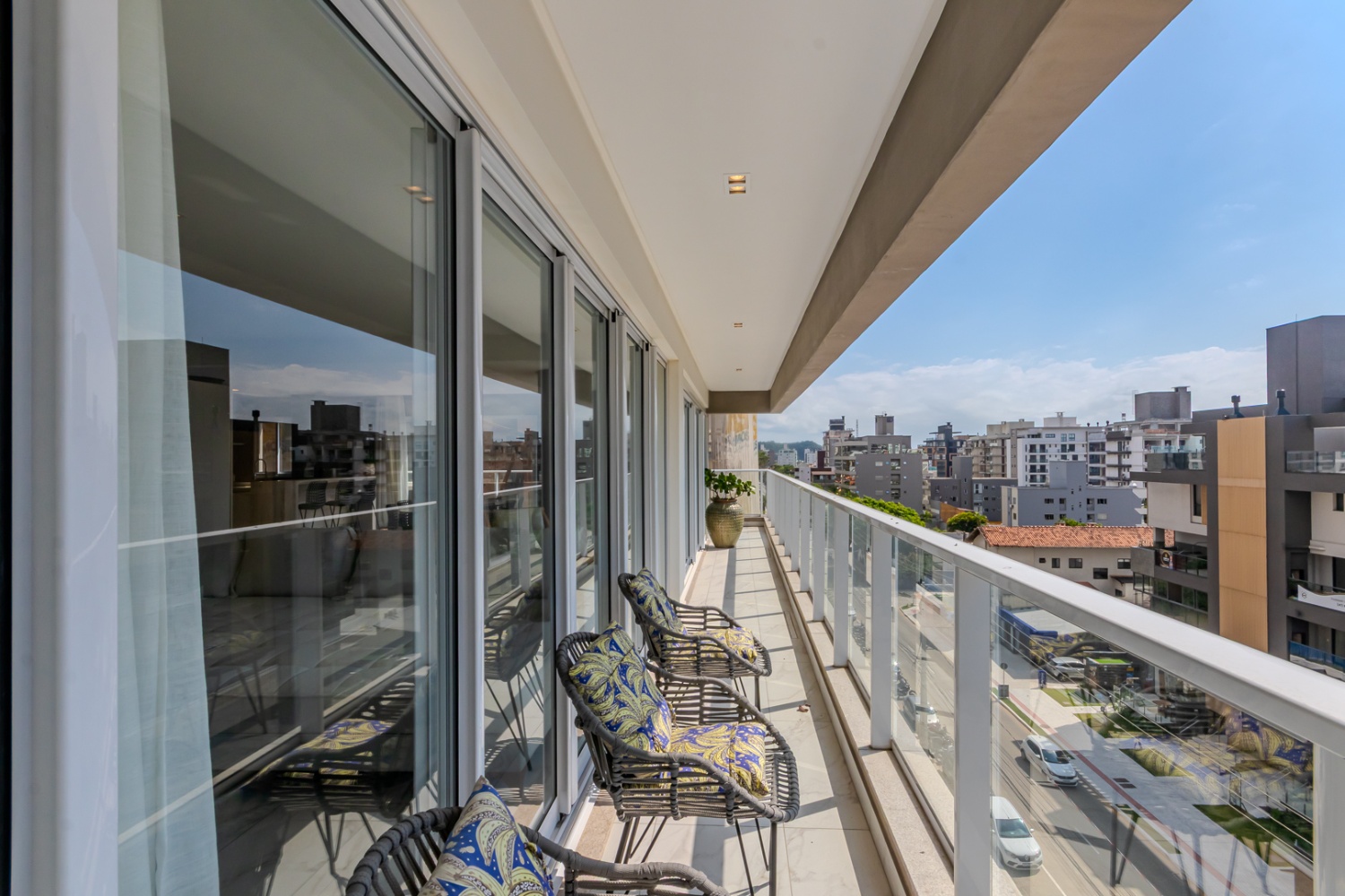 Apartamento no Ed. Brava Arts by Romero Britto na Praia Brava - foto 22