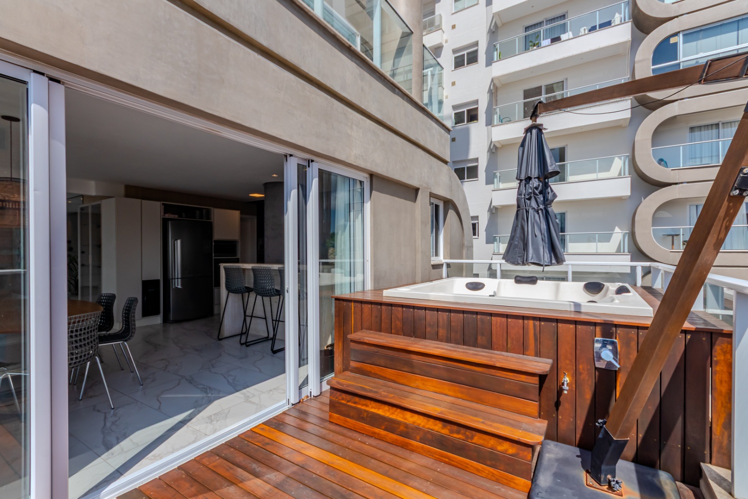 Apartamento no Ed. Brava Arts by Romero Britto na Praia Brava - foto 26