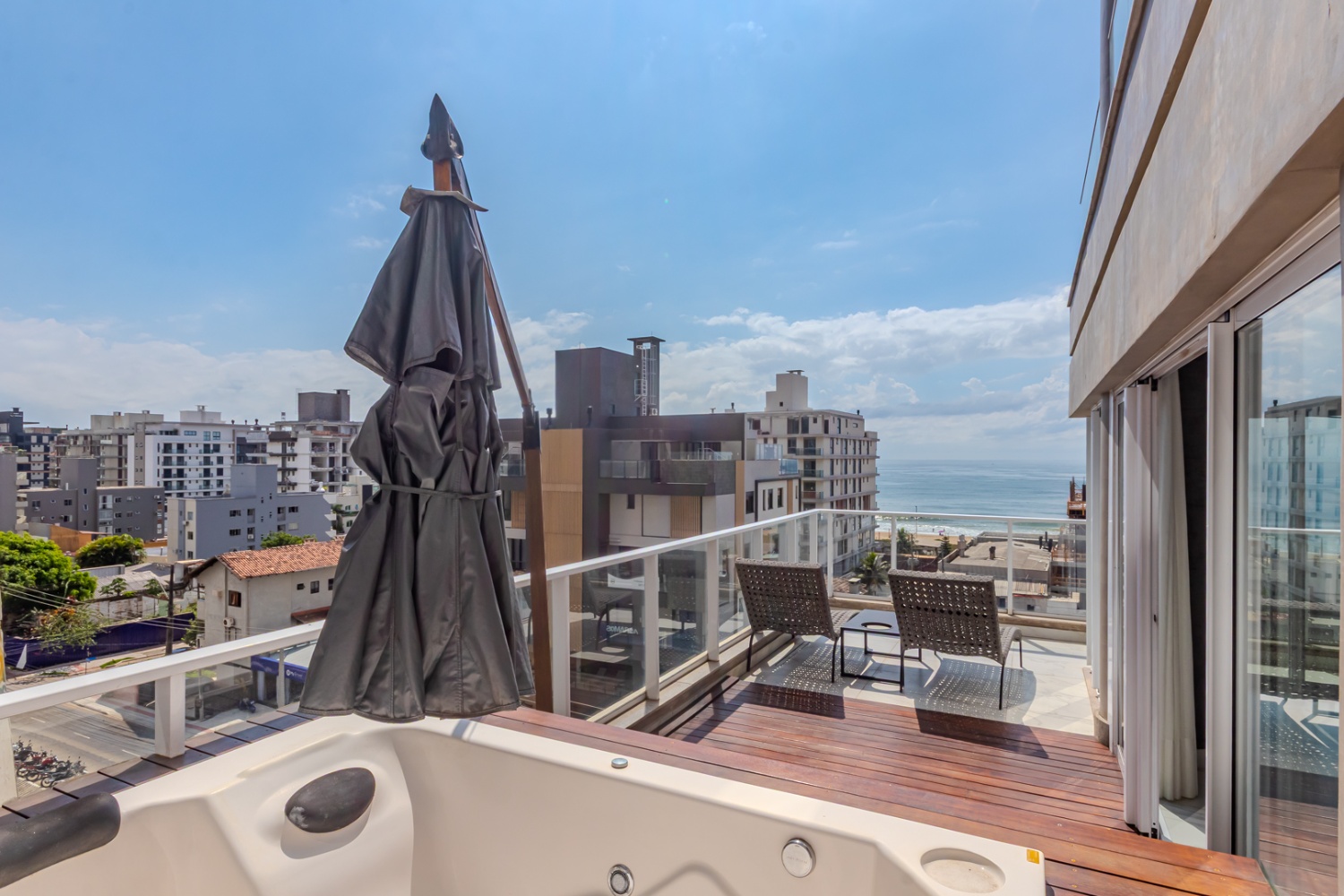 Apartamento no Ed. Brava Arts by Romero Britto na Praia Brava - foto 27