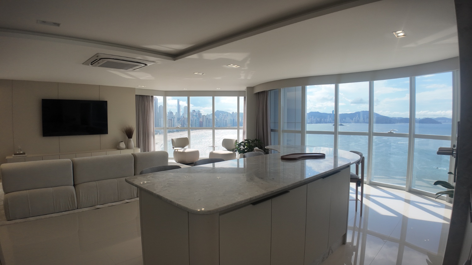 Apartamento no Ed. Ibiza Towers em Balneário Camboriú - foto 2