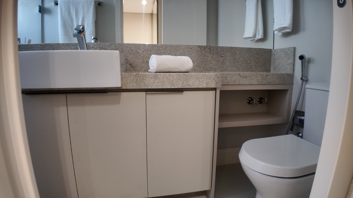 Apartamento no Ed. Ibiza Towers em Balneário Camboriú - foto 16
