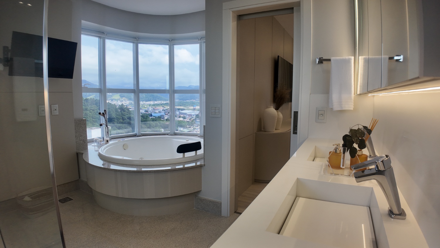 Apartamento no Ed. Ibiza Towers em Balneário Camboriú - foto 24