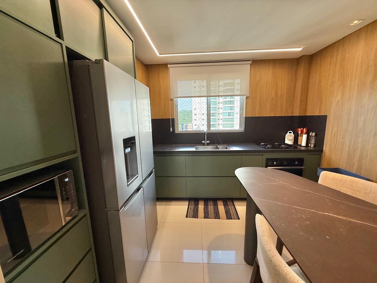 Apartamento no Ed. Villa Serena Home Club em Balneário Camboriú - foto 6