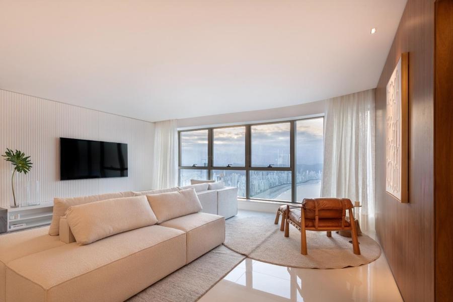 Apartamento no Ed. Yachthouse by Pininfarina na Barra Sul em Balneário Camboriú - foto 1