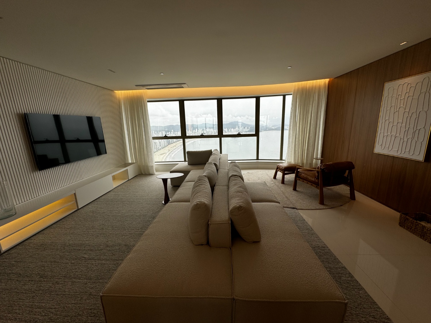 Apartamento no Ed. Yachthouse by Pininfarina na Barra Sul em Balneário Camboriú - foto 2