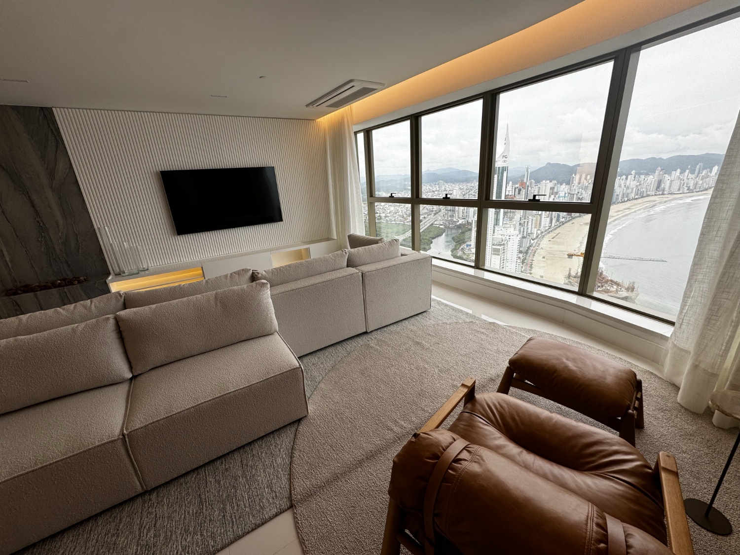 Apartamento no Ed. Yachthouse by Pininfarina na Barra Sul em Balneário Camboriú - foto 4